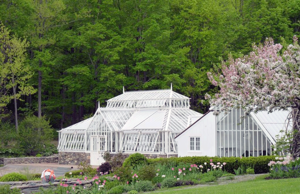 Pampigt växthus med lanternin, från Alitex.