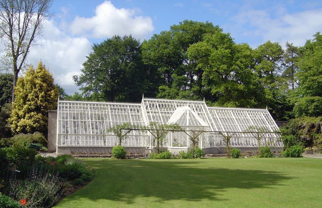 Växthus från Alitex, indelat i 3 utrymmen, med elegant mittentré